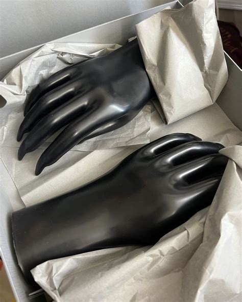 Fetish Gloves 